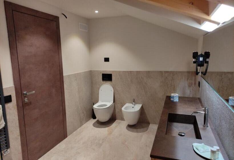 Quarto Deluxe, Forcola