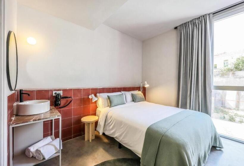 اتاق استاندارد با چشم‌انداز استخر, Madrid Live Coworking   Self Service