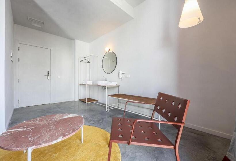اتاق لوکس, Madrid Live Coworking   Self Service