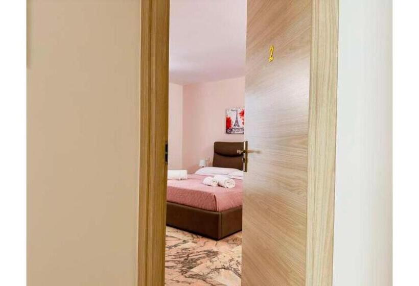 标准三人间, Unique Rooms In Centro Città Bagno Privato E Climatizzatore
