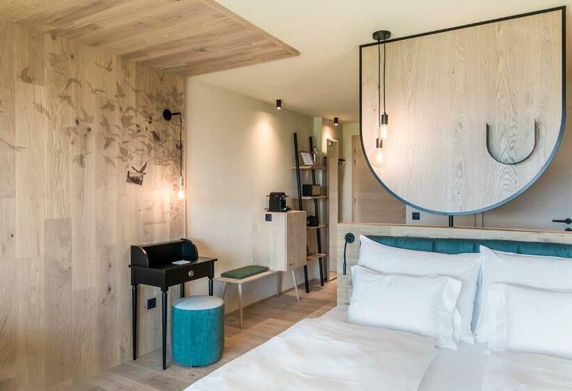 Номер Стандарт с Балконом, Gloriette Guesthouse Boutique