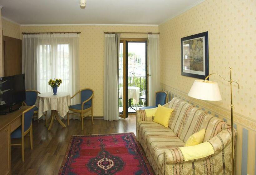Полулюкс, Metropole