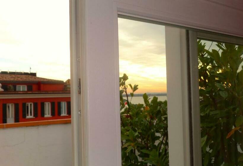 غرفة قياسية مطلّة علي البحيرة, Le Rêve   Lake View Rooms