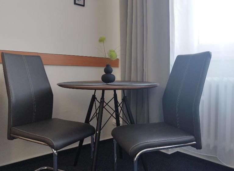 اتاق استاندارد سه نفره, Morava 311 Uherské Hradiště šafaříkova 855