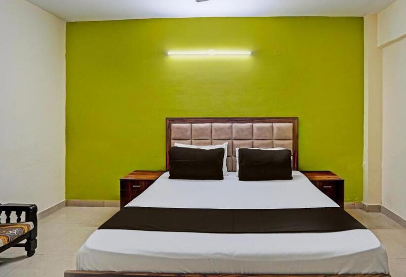 Трехместный Номер Классика, Oyo Premium Stay