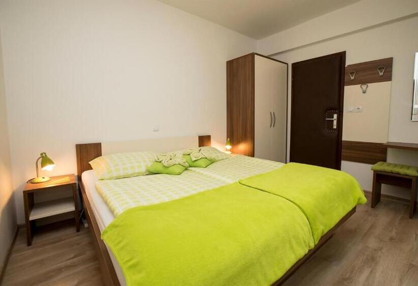 اتاق استاندارد با بالکن, Accommodation Resman
