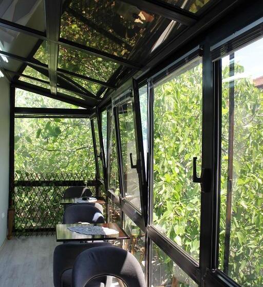 آپارتمان 1 خوابه با بالکن, Hostel 42