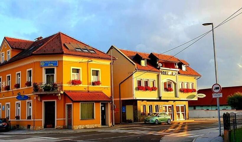 اتاق پنج‌تخته استاندارد, Hostel Sonce
