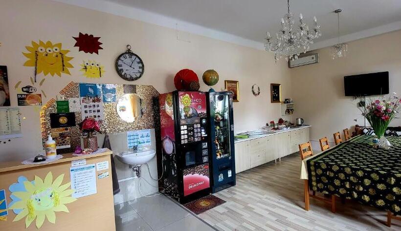 اتاق استاندارد با تخت‌های تاشو, Hostel Sonce