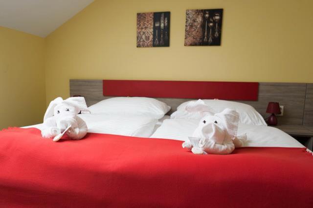 スタンダードルーム, F   Team