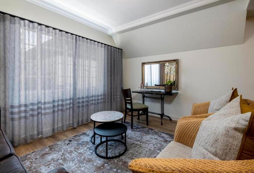 Люкс Deluxe Кровать Кинг, Anew Hotel Hilton Pietermaritzburg