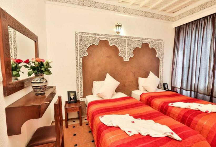 Номер Стандарт, Riad Nakhla