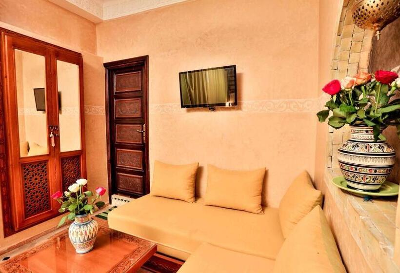 Люкс, Riad Nakhla
