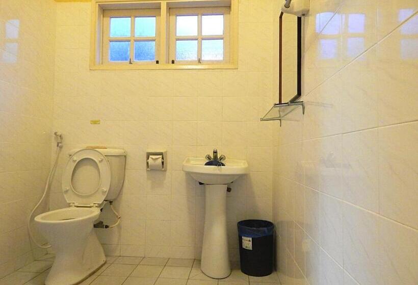 بنجلو قياسى, Rumbia Resort Villa Paka