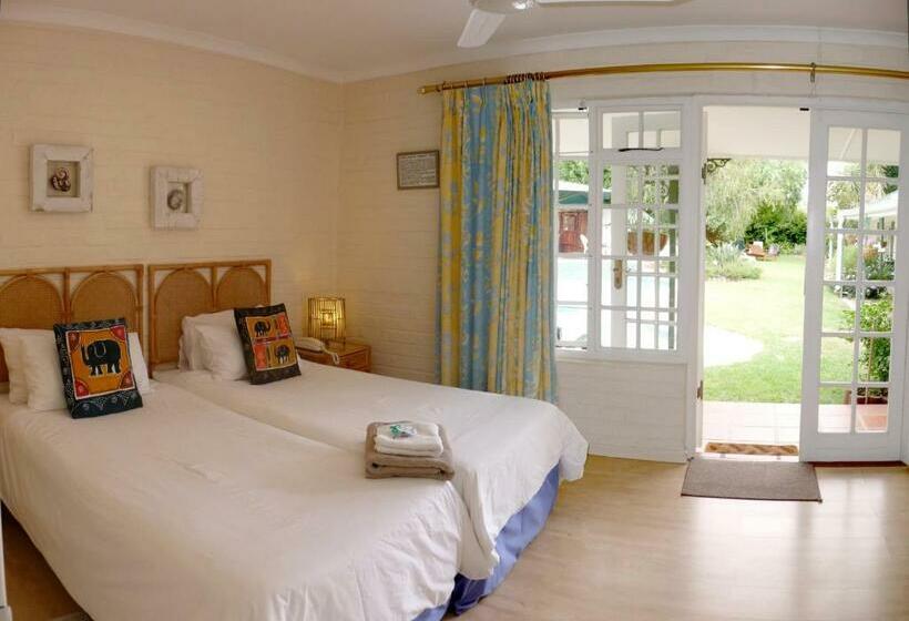 Номер Стандарт Вид на Бассейн, Somer Place B&b