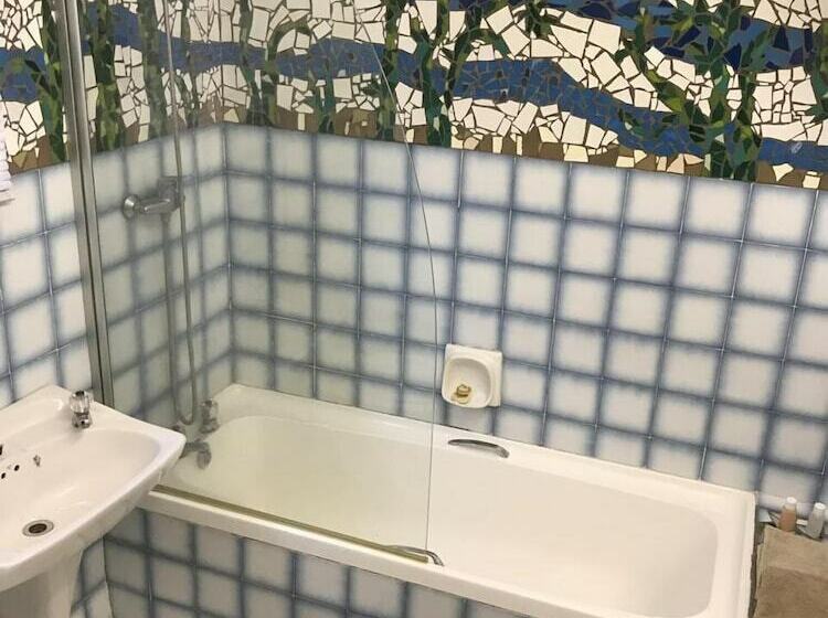 Номер Стандарт, White House B&b
