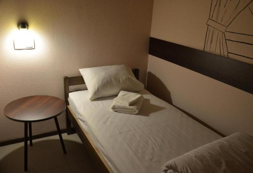 اتاق استاندارد یک نفره, Hostel Vshokoladi