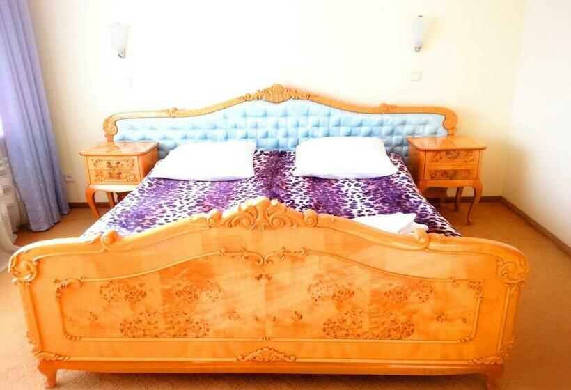 סוויטת ג'וניור עם מרפסת, Complex Druzhba