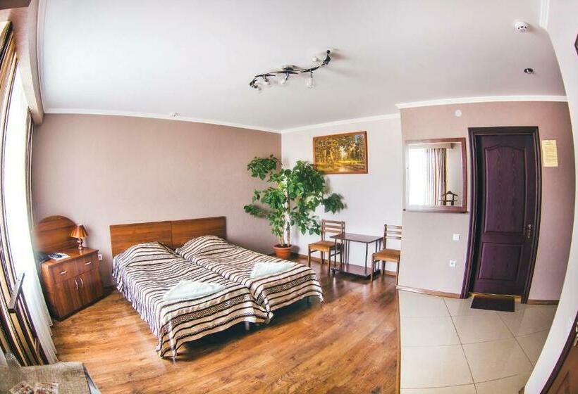 Quarto Estandar, Panska Hata