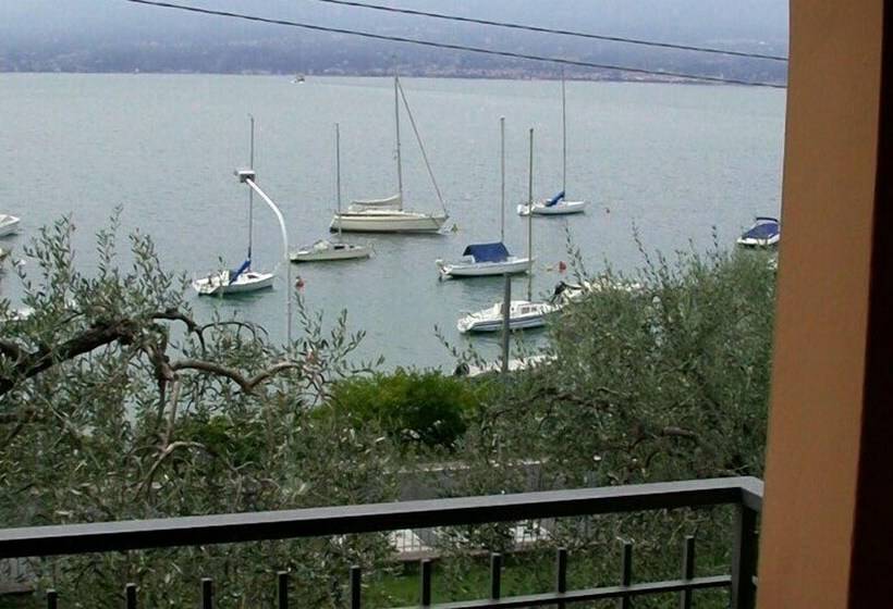 اتاق استاندارد یک تخته با بالکن, Garden