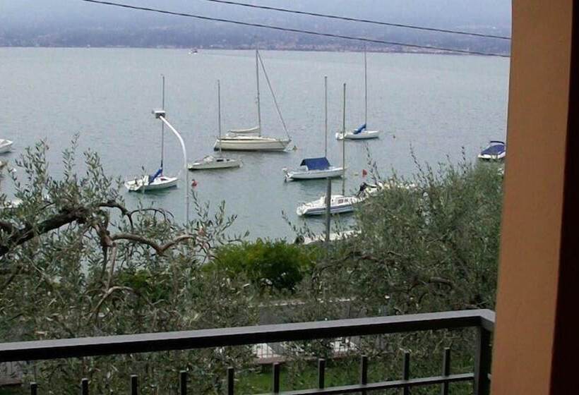 اتاق استاندارد یک تخته با بالکن, Garden
