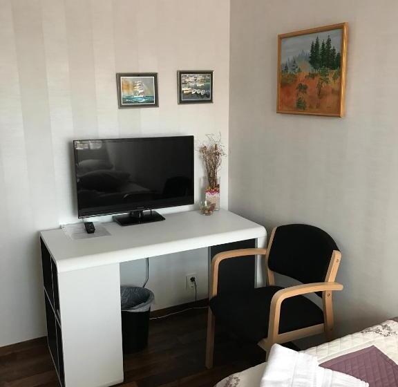 带共用浴室的标准房间, Hedemora Logi