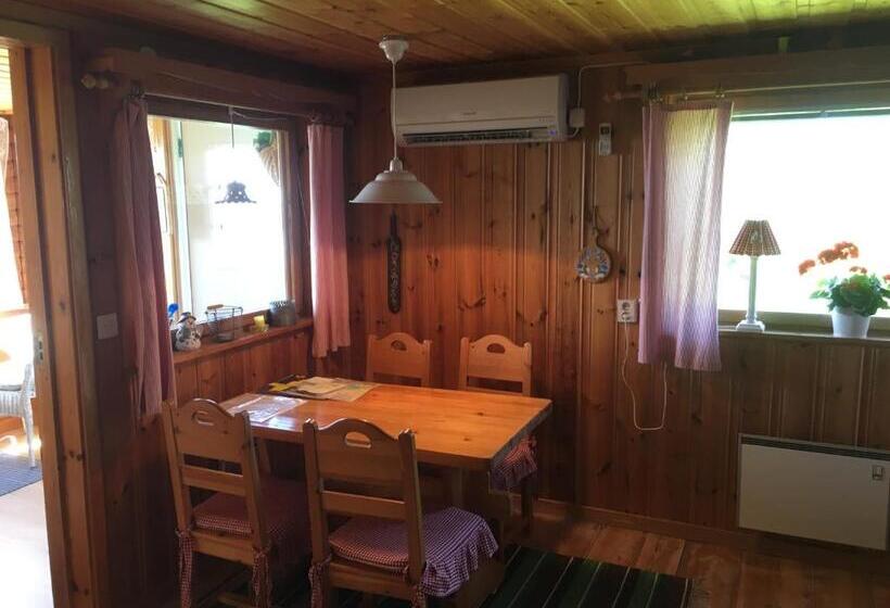Дом 1 Спальня, Augustas Bed & Breakfast
