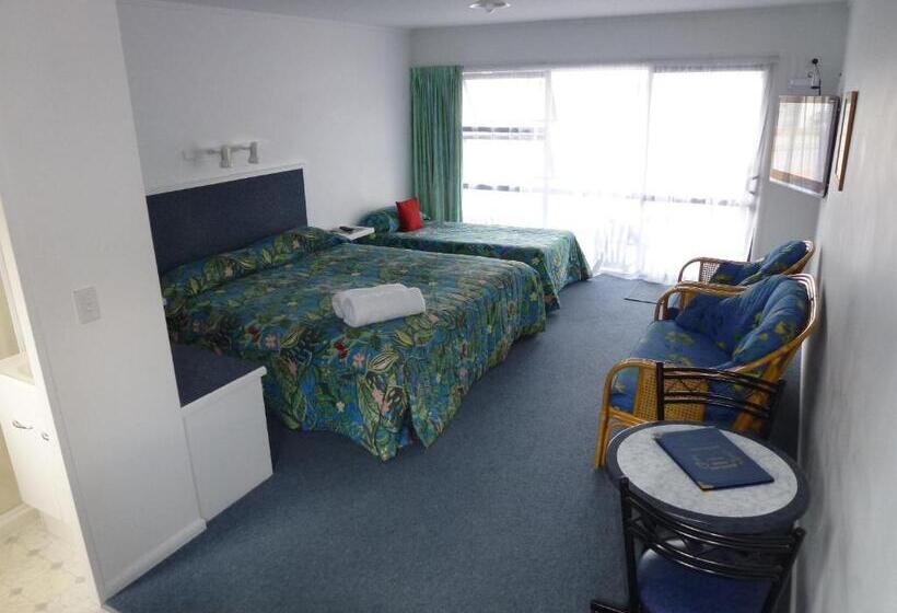 スタンダードスタジオ, Mana Nui Motel
