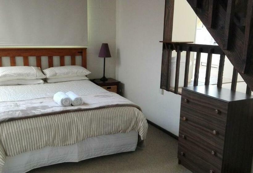 Escritório Estándar, Waters Edge B&b
