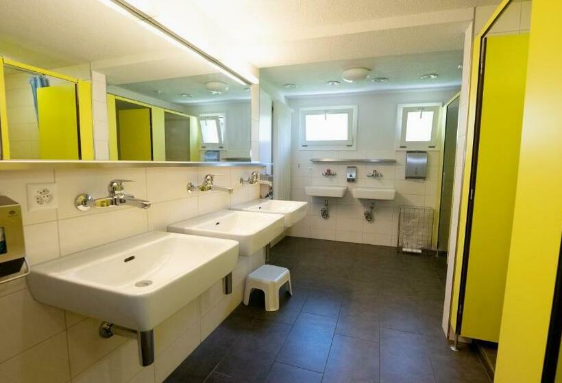 Номер Стандарт Совместная Ванная, Brienz Youth Hostel