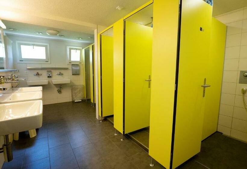 Номер Стандарт Четырехместный Совместный Санузел, Brienz Youth Hostel