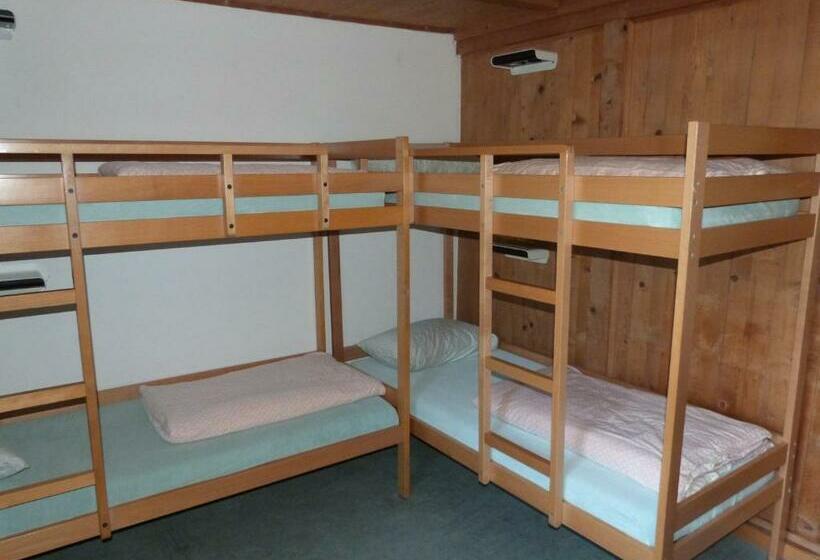 Номер Стандарт Четырехместный Совместный Санузел, Brienz Youth Hostel