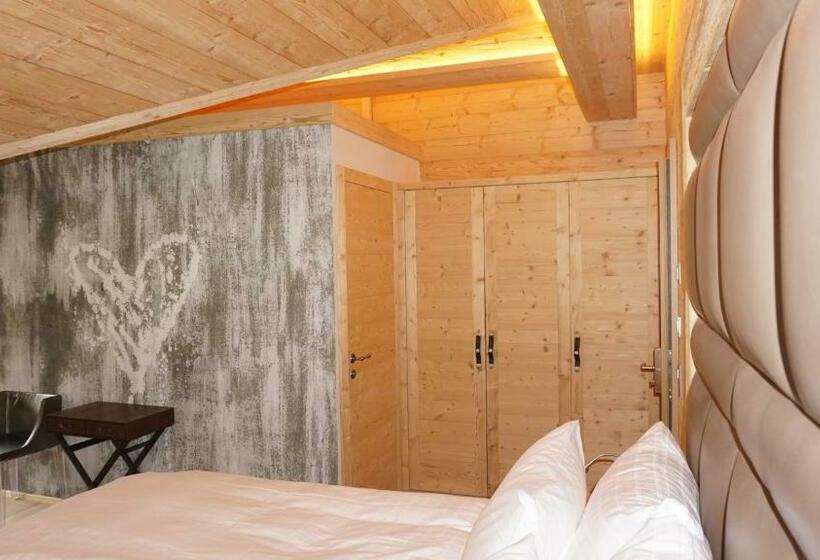 سوئیت با بالکن, Caschu Alp Boutique Design Hotel Stoos   Adults Only