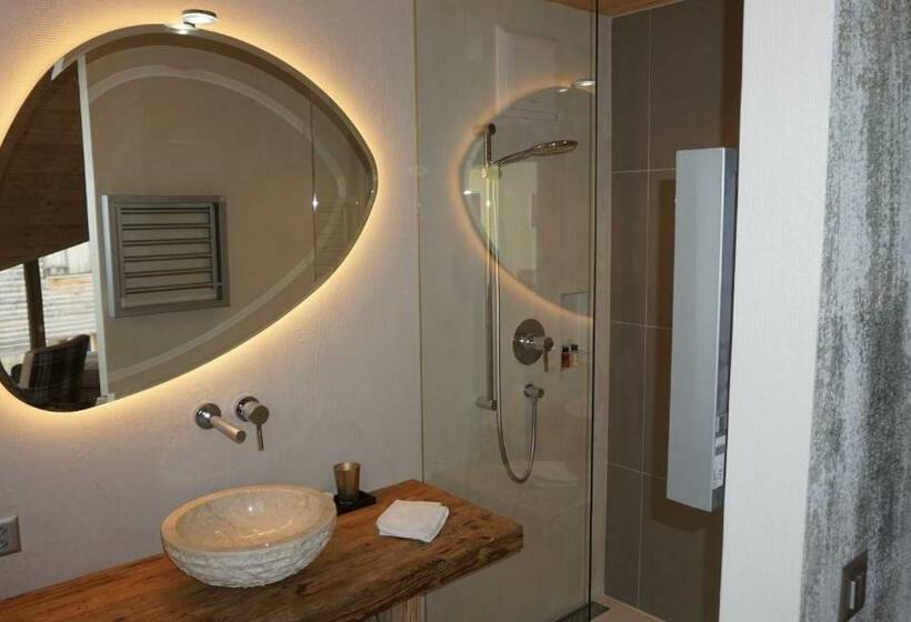 اتاق لوکس با بالکن, Caschu Alp Boutique Design Hotel Stoos   Adults Only