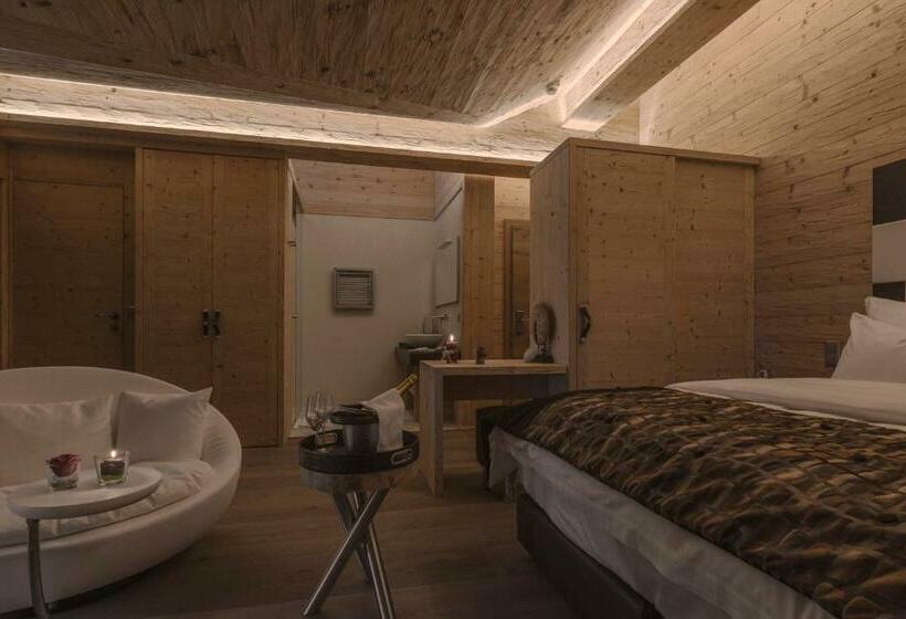 سوئیت با بالکن, Caschu Alp Boutique Design Hotel Stoos   Adults Only
