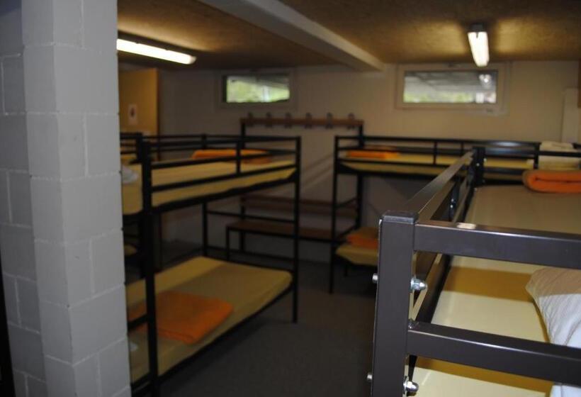 מיטה בחדר משותף, Des Alpes