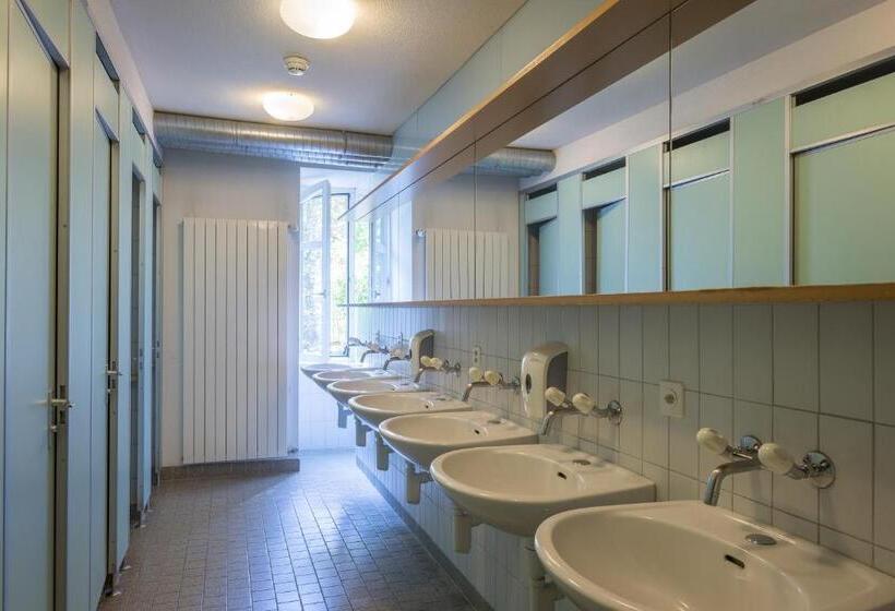 Четырехместный Номер Стандарт, Schaffhausen Youth Hostel