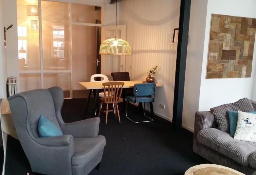 带2个卧室的公寓, Oekepoek Down Town