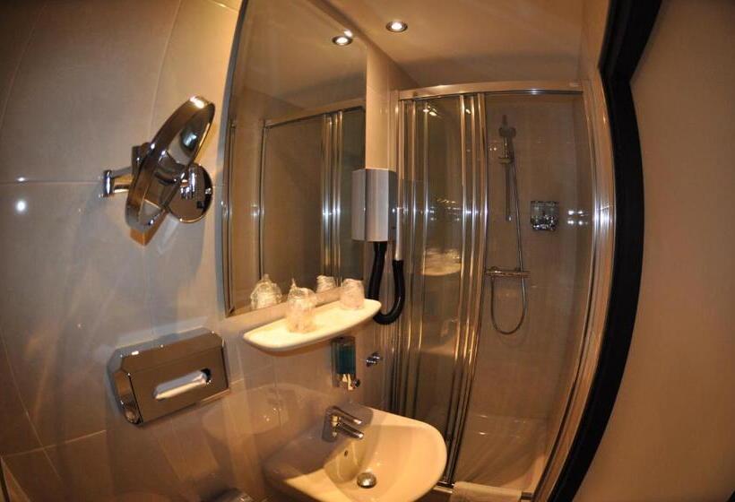 基本间, Budget Hotel Le Beau Rivage