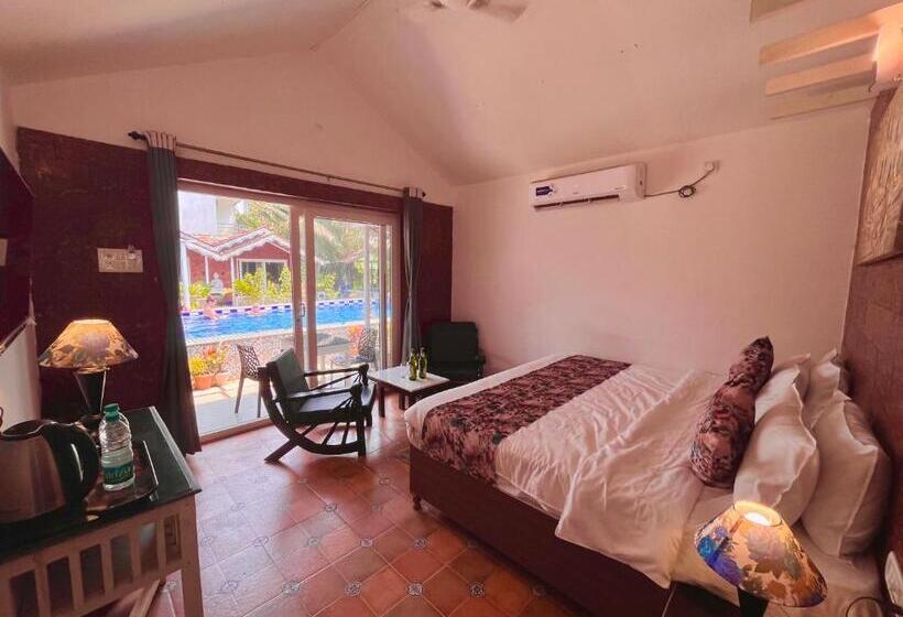 Номер Стандарт Вид на Бассейн, The Winterline Beach Resort, Goa