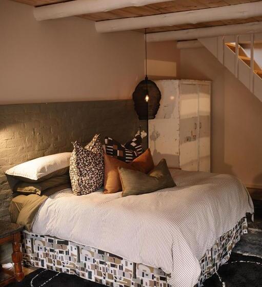 اتاق لوکس, Rest Guest House