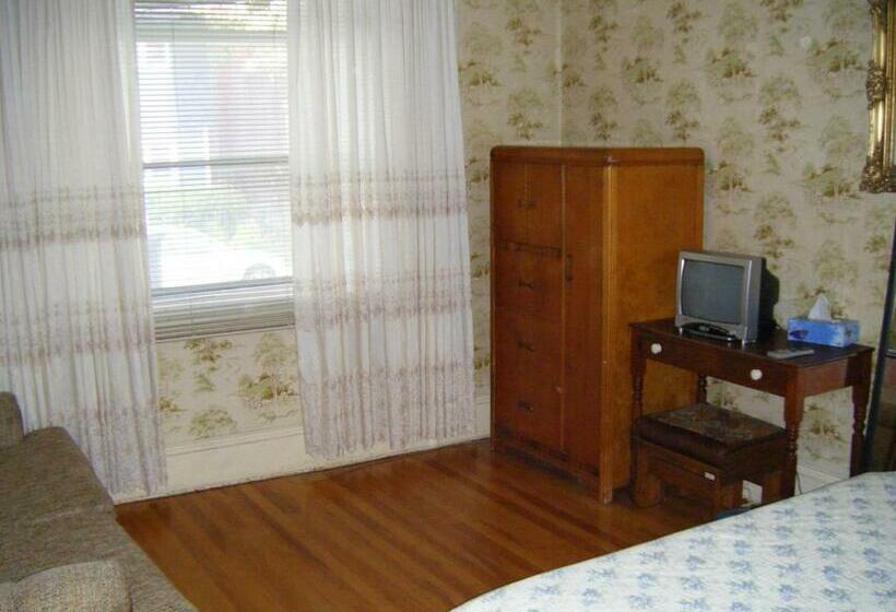 バス共有のスタンダードルーム, Auberge Des Arts Bed And Breakfast