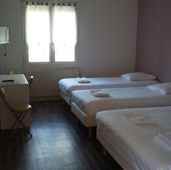 Семейный Номер, Hôtel Les Pins