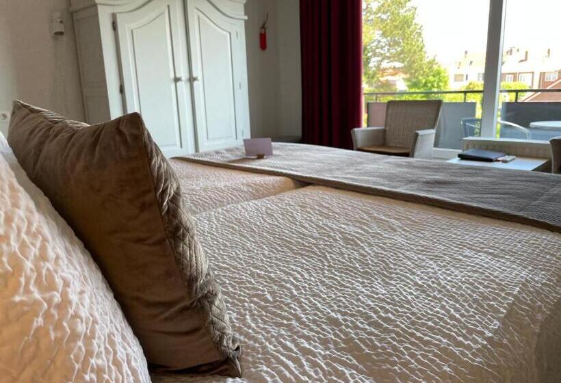 Номер Стандарт с Балконом, Rooms