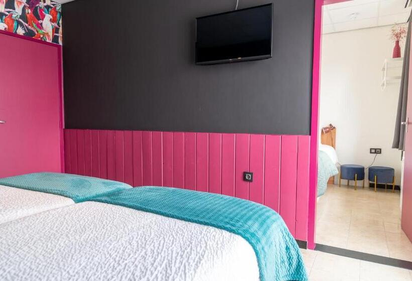 Трехместный Номер Стандарт с Балконом, Rooms