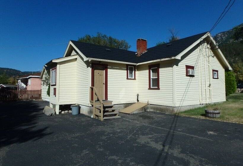 Family Suite, Totem Motel
