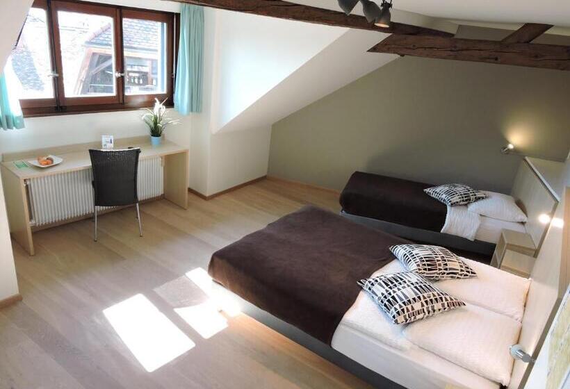 غرفة قياسية ثلاثية, Auberge Communale De St Légier