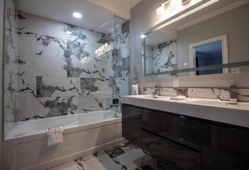 اتاق لوکس, Niagara Luxury Suites