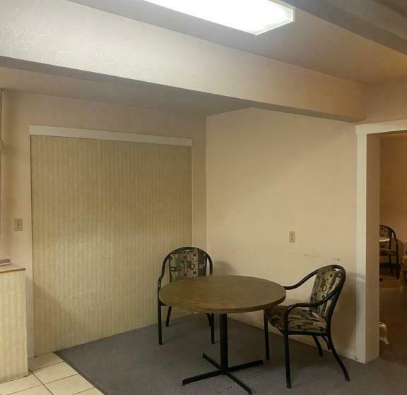 اتاق استاندارد, Chinook Motel