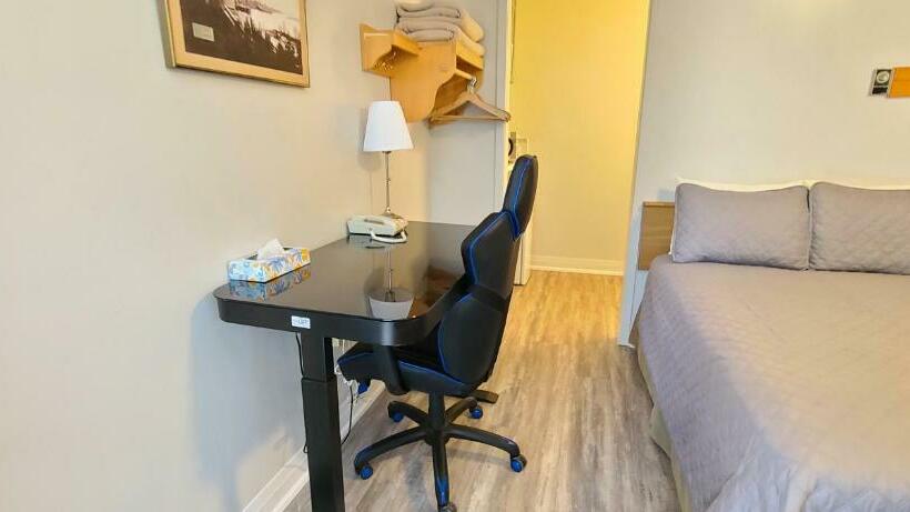 Номер Стандарт 2 Двуспальные Кровати, Maple Leaf Motel